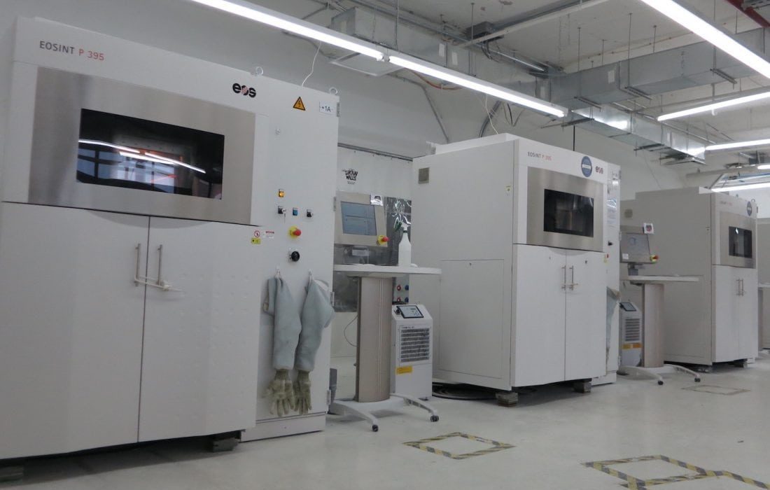 Shapeways-manufacturing-lab-3D-printers-1100x733-1-1100x700